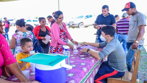 Jenilson Leite participa de ação de saúde na comunidade Pão de Açúcar, na zona rural de Brasiléia